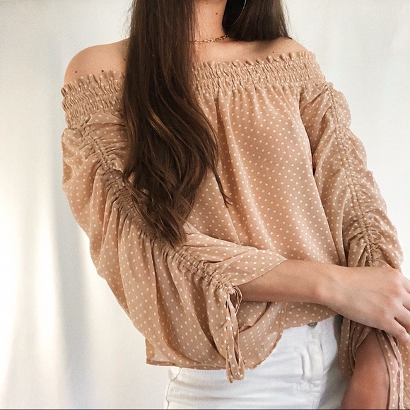 Off Shoulder Polka Dots Top - Picture 4 of 7